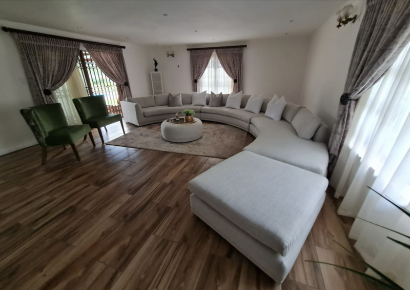 MUZI CURVED SOFA