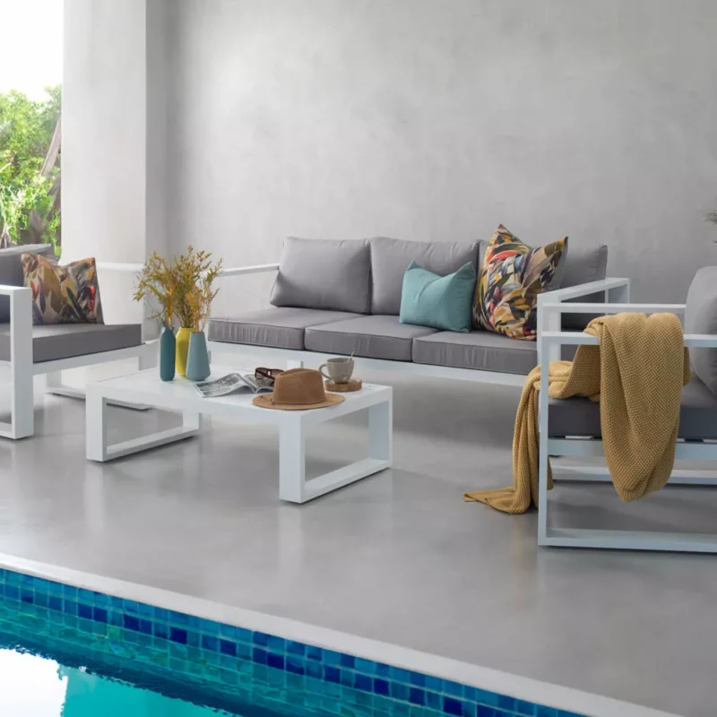Malibu Patio Lounge Set – white and black